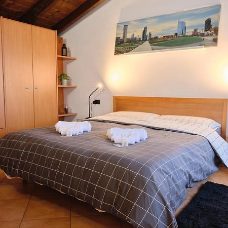Apartmán 10' From Malpensa Casa Moderna, Netflix & Wi-Fi Casorate Sempione Exteriér fotografie