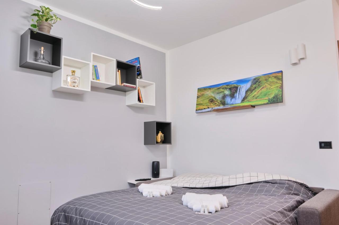 Apartmán 10' From Malpensa Casa Moderna, Netflix & Wi-Fi Casorate Sempione Exteriér fotografie