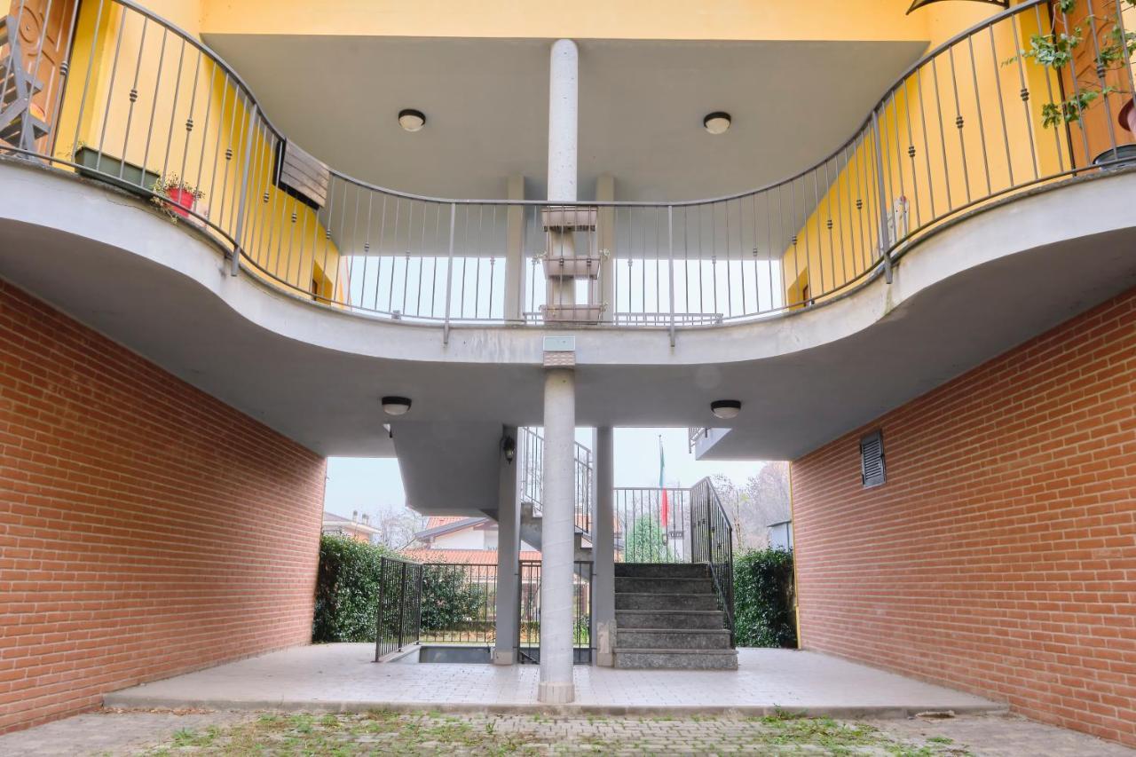 Apartmán 10' From Malpensa Casa Moderna, Netflix & Wi-Fi Casorate Sempione Exteriér fotografie