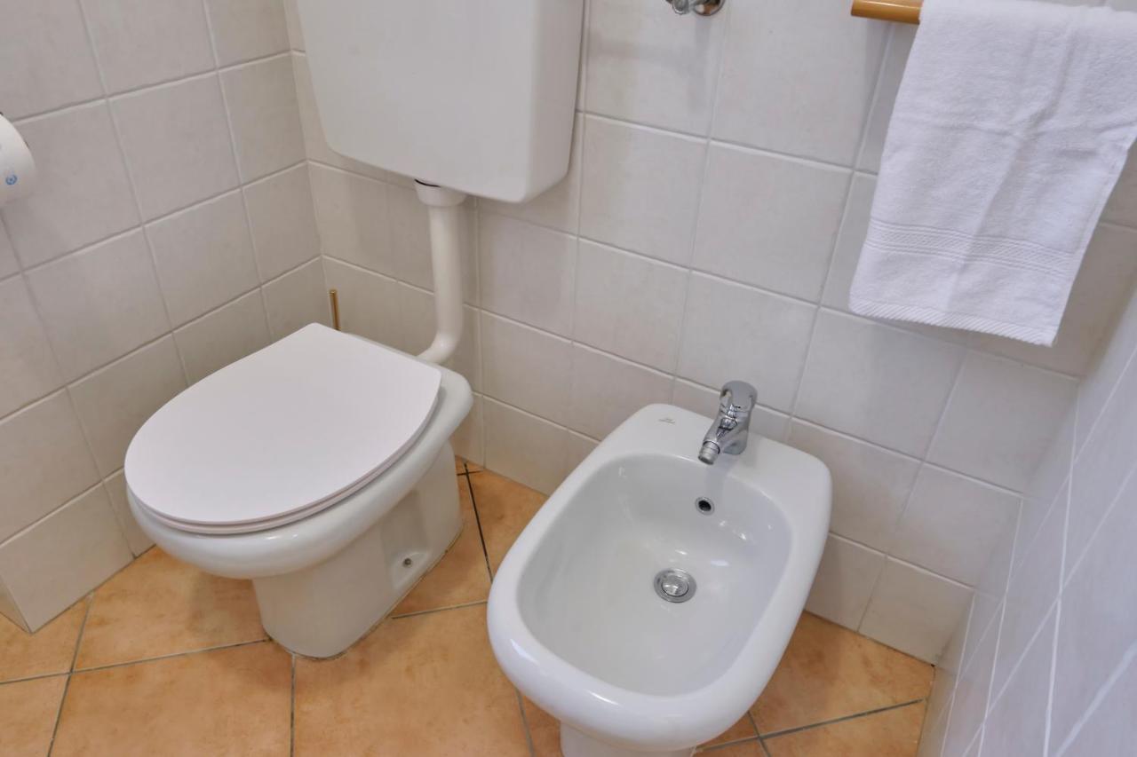 Apartmán 10' From Malpensa Casa Moderna, Netflix & Wi-Fi Casorate Sempione Exteriér fotografie